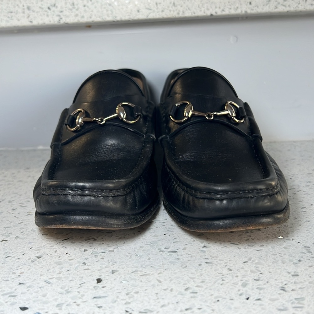Gucci Horsebit Black Loafers. - Picture 3 of 9